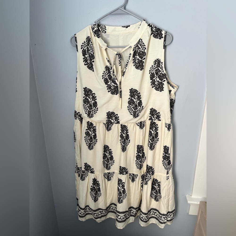 Cupshe Cream and Black Sleeveless Mini Sundress